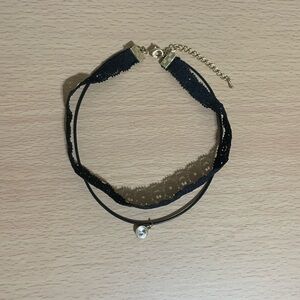 Black lace choker
